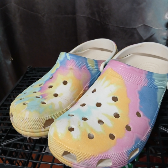 CROCS Brand Multicolor Tie-Dye Clogs Mens Size 11 - Picture 2 of 4